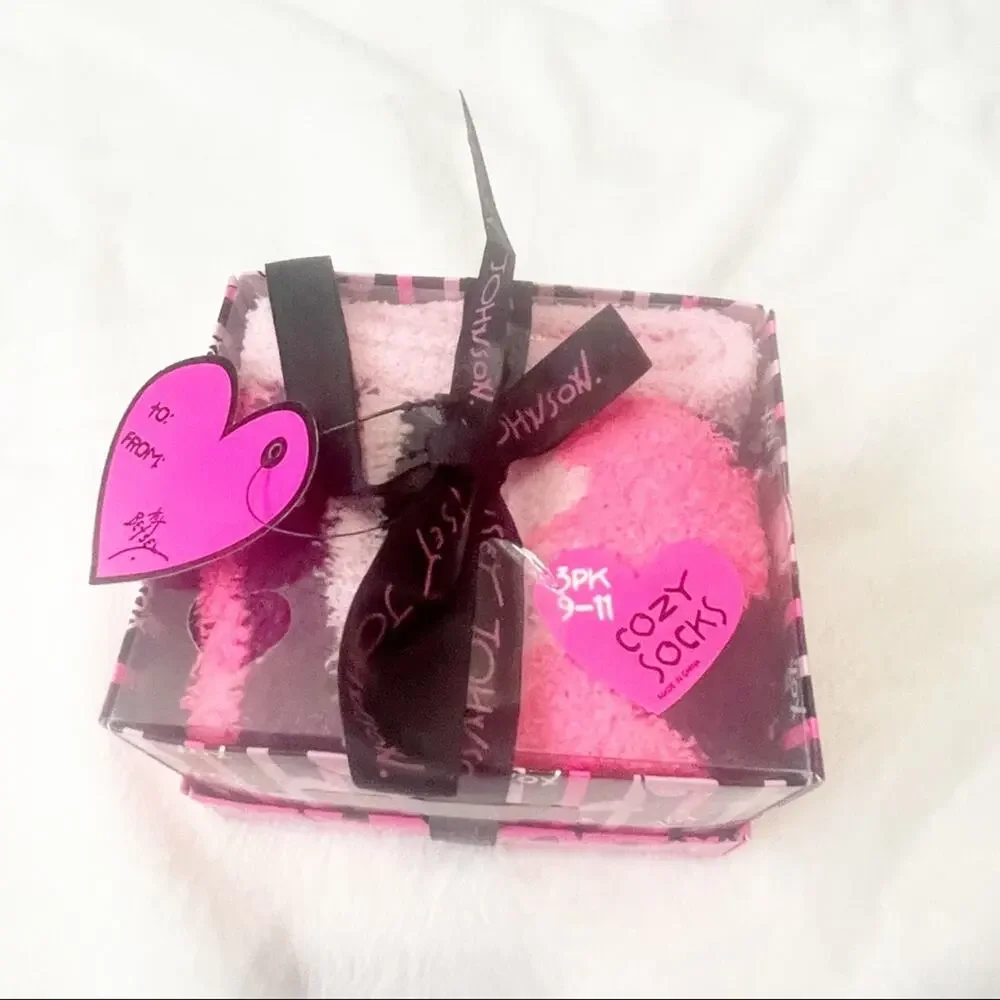 Betsey Johnson cozy socks 3 pk gift set pink black comfy size 9-11
